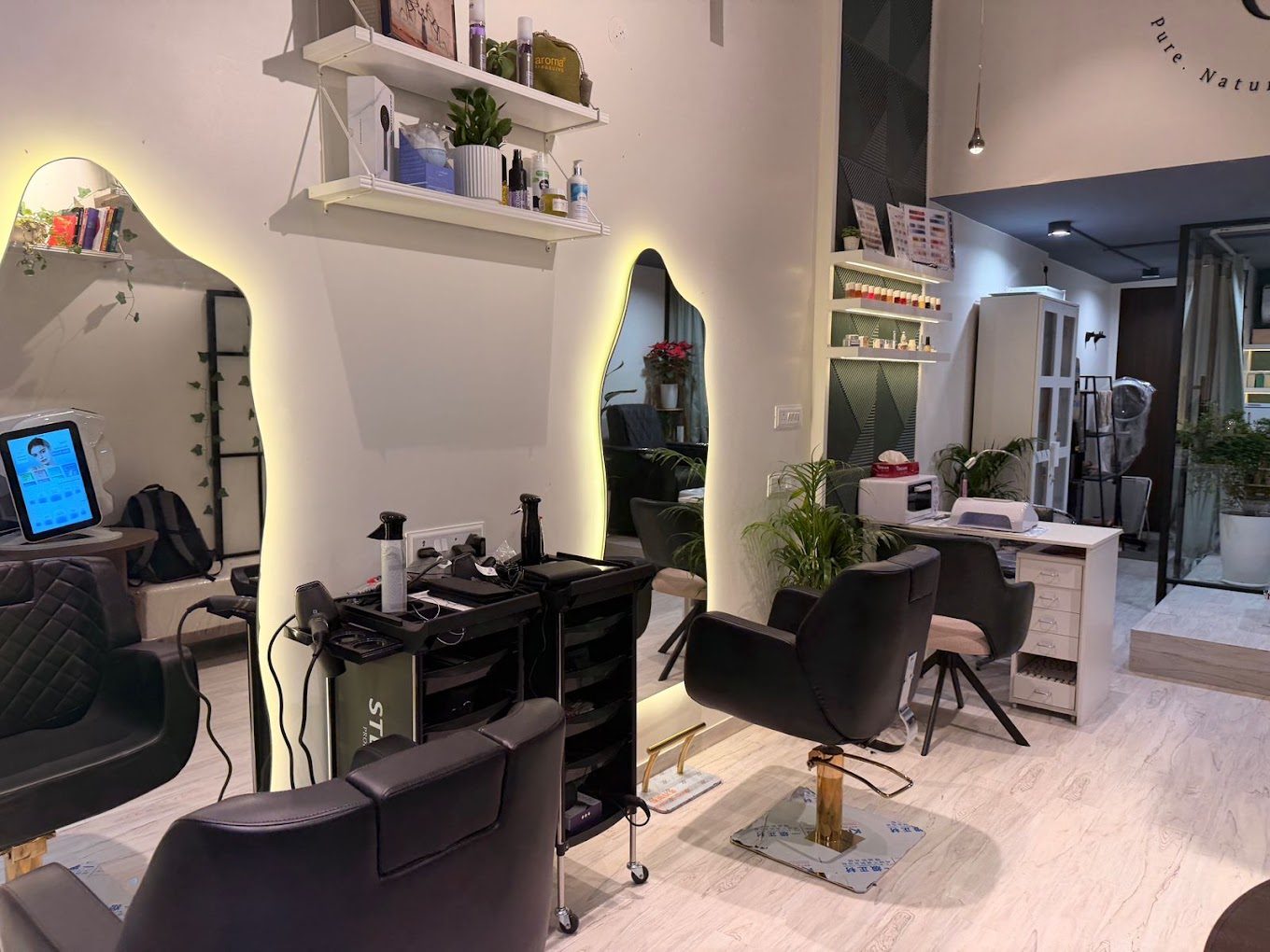 The salon floor